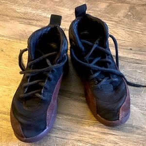 Boys size 13.5c Air Jordan 12 A Ma Maniere black sneakers